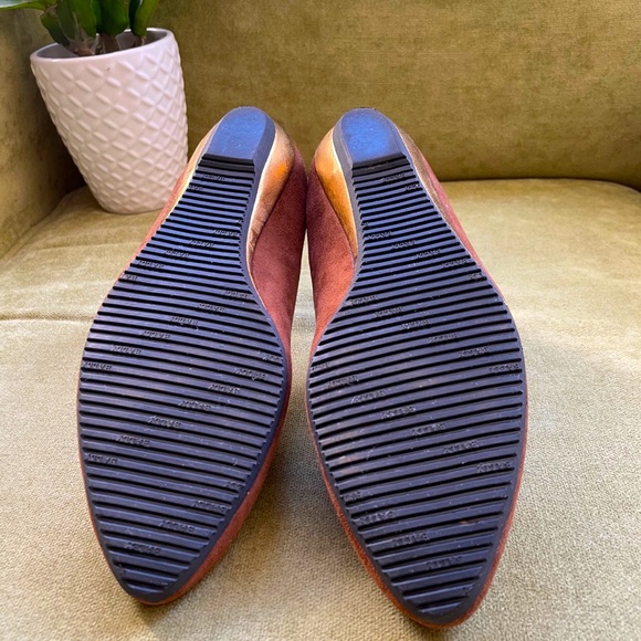 Bally Suede & Gold Wedge Heels 👠 - Picture 4 of 5